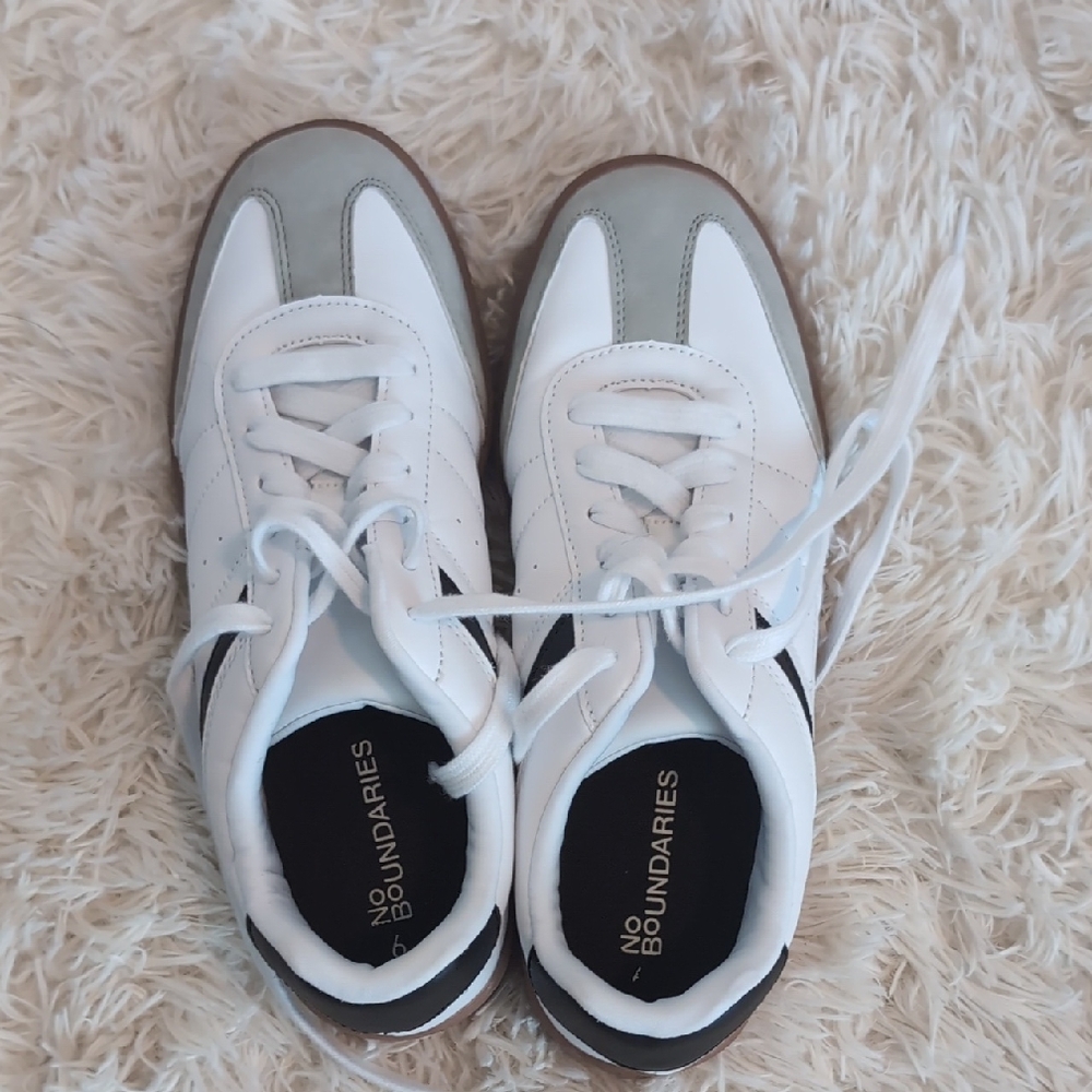 Mens No Boundaries White and Gray Casual Sneakers men's 9